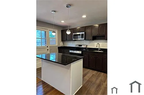 1176 Pelham Wood Rd Photo 1
