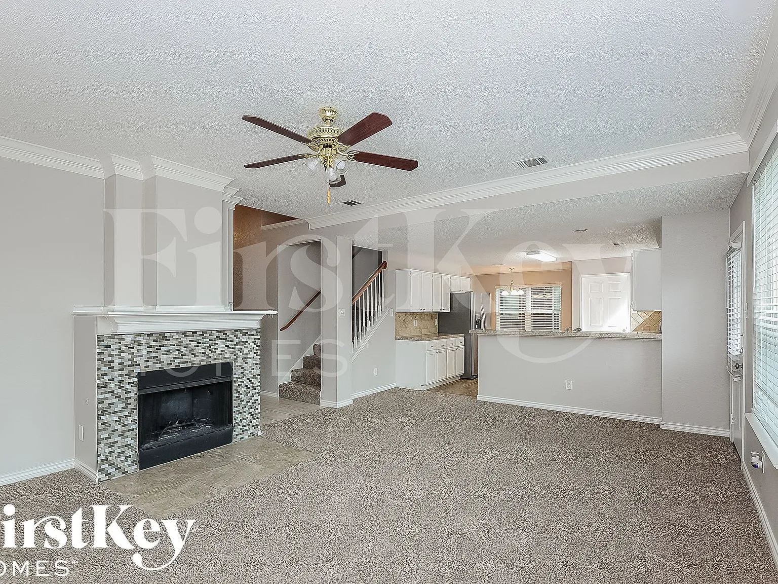 5 bed, 2.5 bath, 2452 sqft, $2,965 — Photo 2