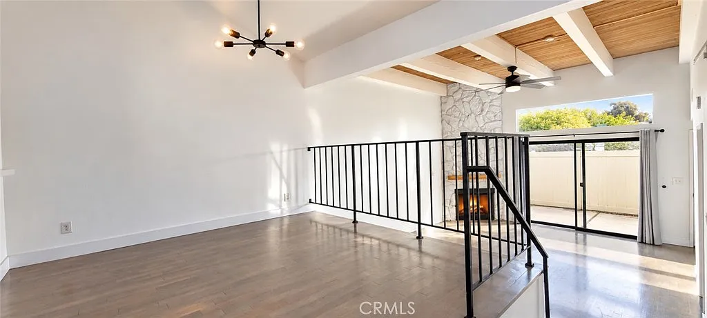 2 bed, 1.5 bath, 1295 sqft, $4,250 — Photo 4