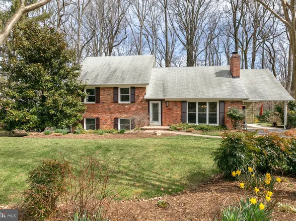 4917 Kingston Dr, Annandale, VA 22003