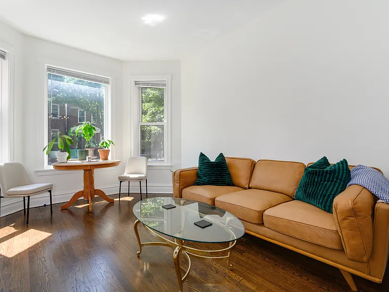 2703 N Sacramento Ave #2 — Photo 3