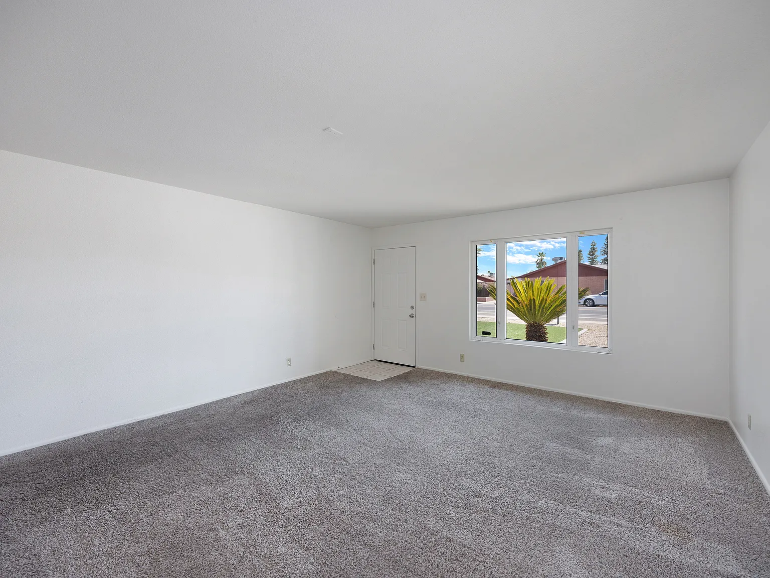 4 bed, 1968 sqft, $2,899 — Photo 4