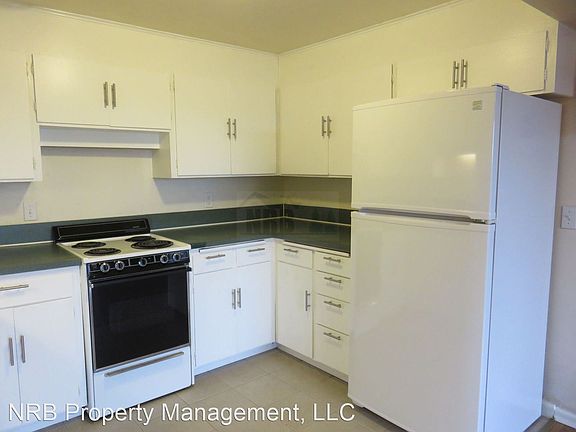 3rd image of 2802 E L St Unit B