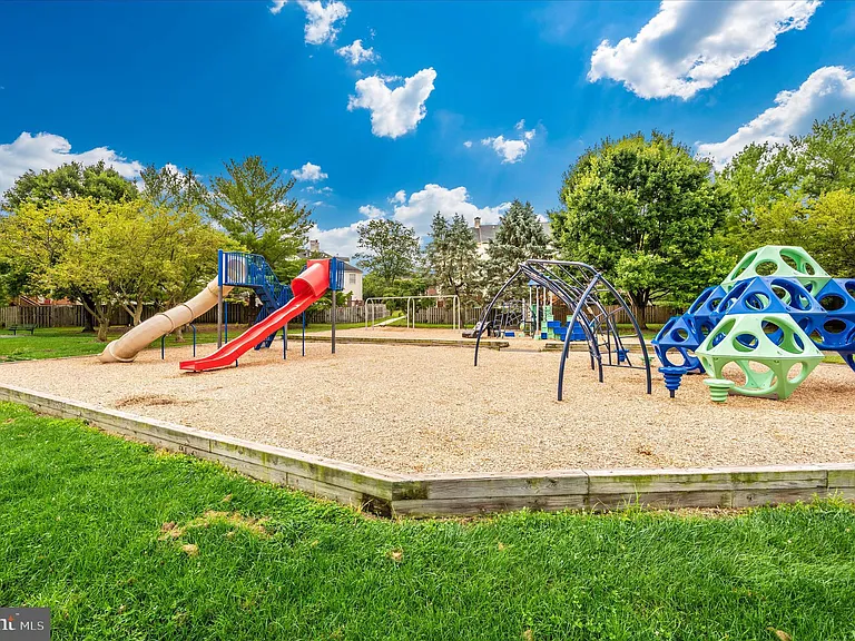2112 Whitehall Rd #1C — Photo 62