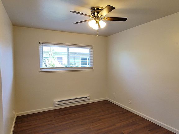 5th image of 1582 Albatross Dr #1