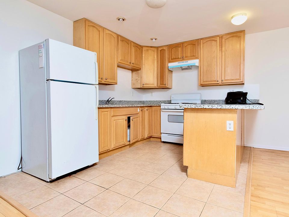 1st image of 1032G York St #G