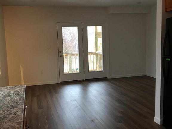 5th image of 10 Ashland St #2