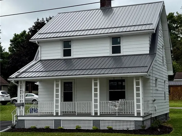 21 Church St, Hubbard, OH 44425