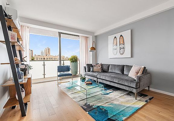 2nd image of 40 Pinehurst Ave #5A