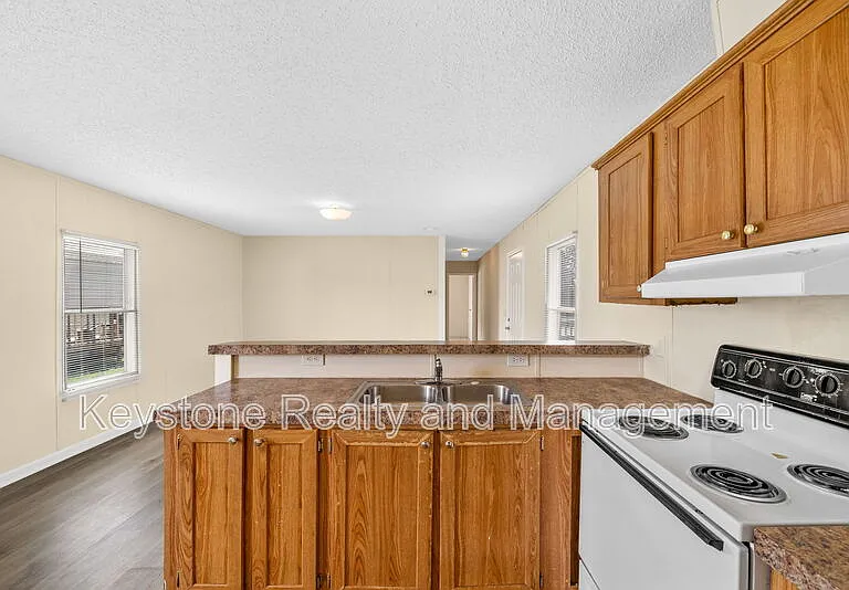 918 Gabby Ln — Photo 7
