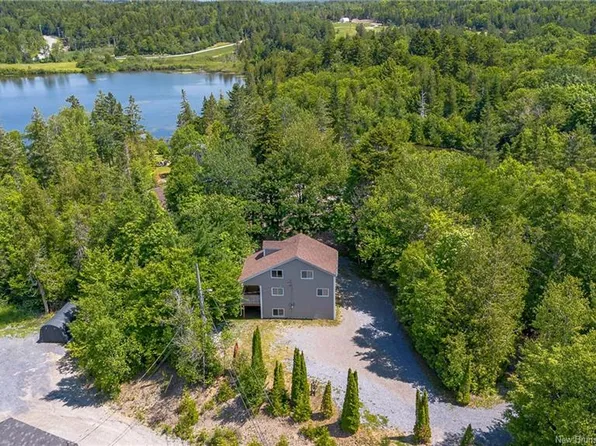 79 Mabee Rd, Saint John, NB E2N 1P5
