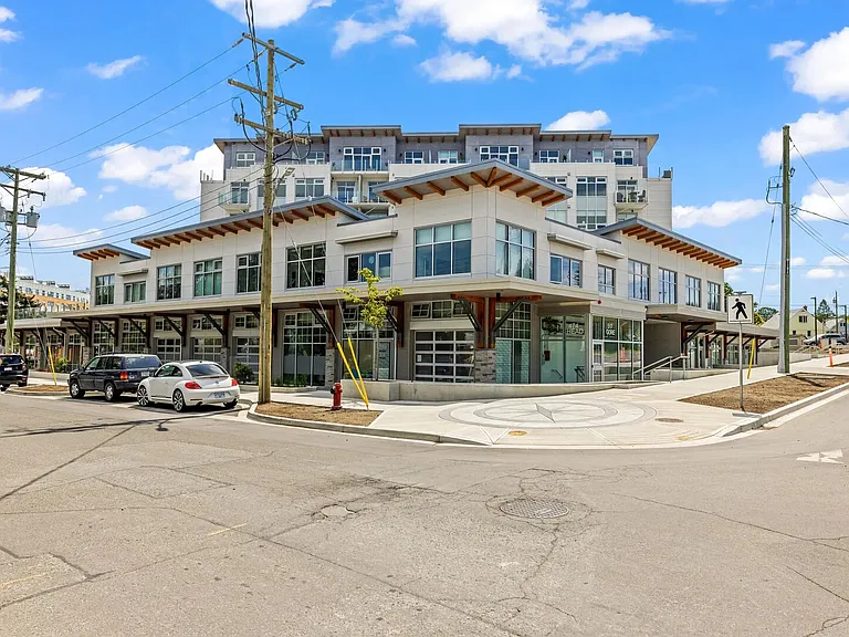 916 Lyall St #107 — Photo 23