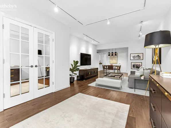 20 East 68th Street 5G image 2 of 10