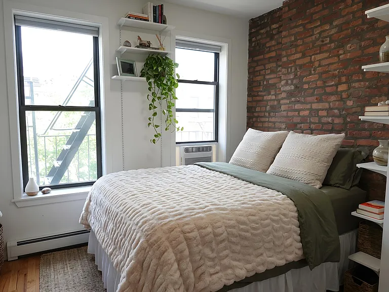 341 22nd St #2R — Photo 4