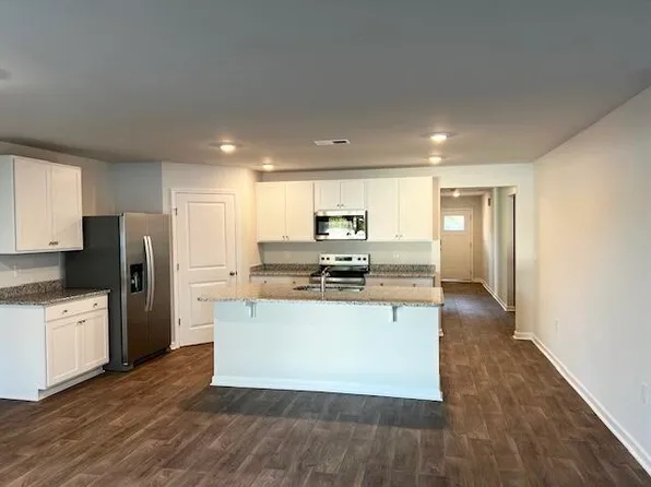 1084 Mulligan Dr, Manning, SC 29102