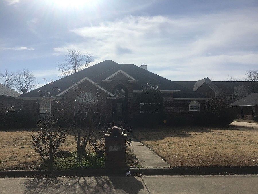 1st image of 2612 Woodland Oaks Dr