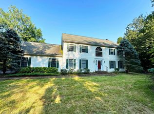 30 Smoke Ridge Dr, Sherman, CT 06784