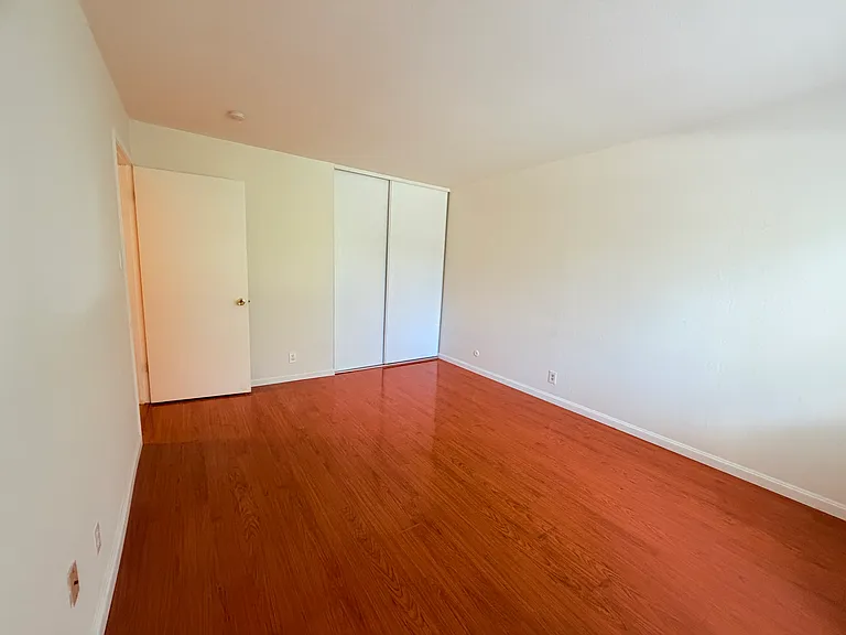 111B Ascot Ct — Photo 26