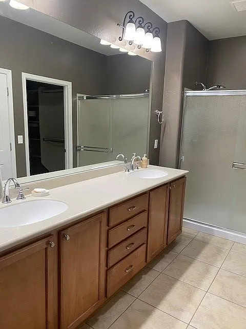 3 bed, 1612 sqft, $2,400 — Photo 2