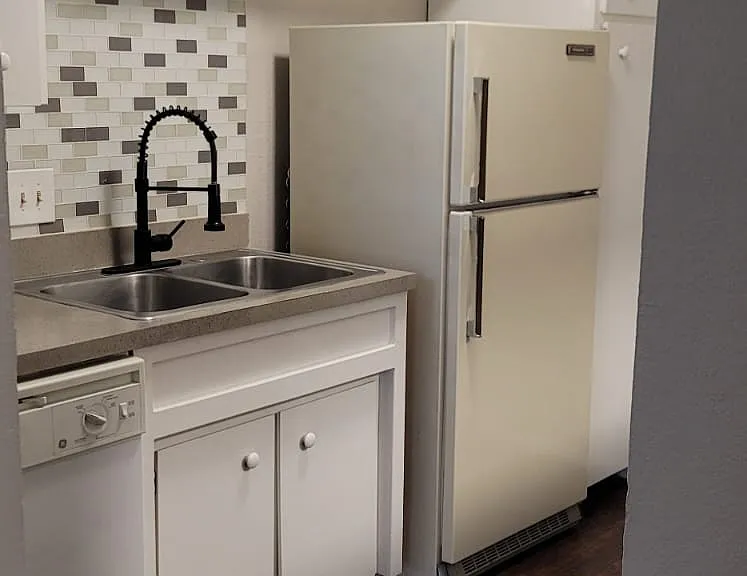 Saddle Ridge Apartments — Photo 41