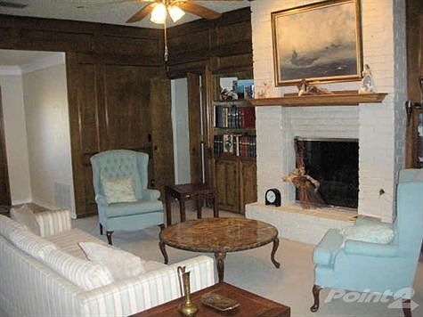 3rd image of 3028 Landershire Ln