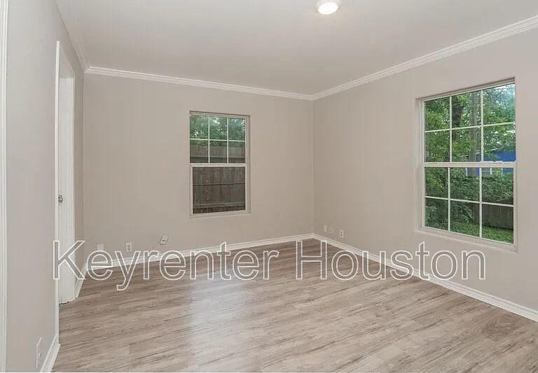 829 Marjorie St #B — Photo 11