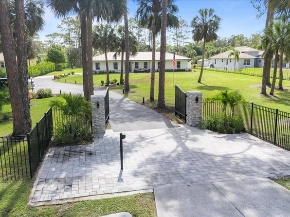 1440 8th St NE, Naples, FL 34120