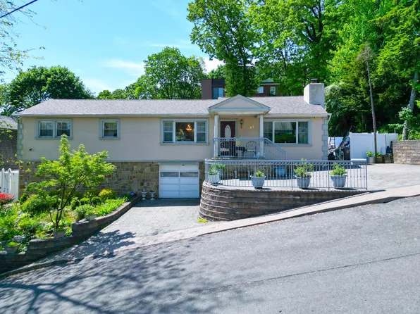 93 Centre Avenue image 1 of 34