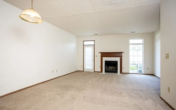 3 Bedroom Townhome Living Room