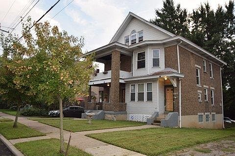 2nd image of 919 Lenox Pl