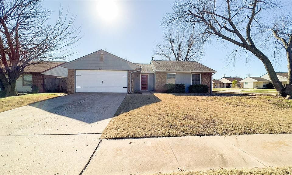 1st image of 808 SE 13th St
