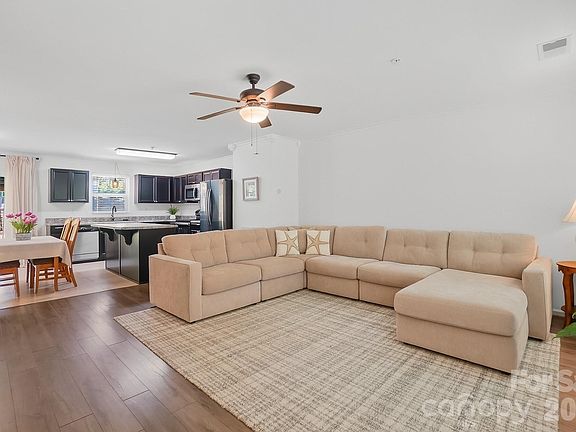 4th image of 2543 Willow Pond Ln SE