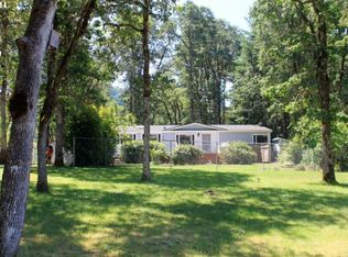 9208 S Bank Dr, Roseburg, OR 97470