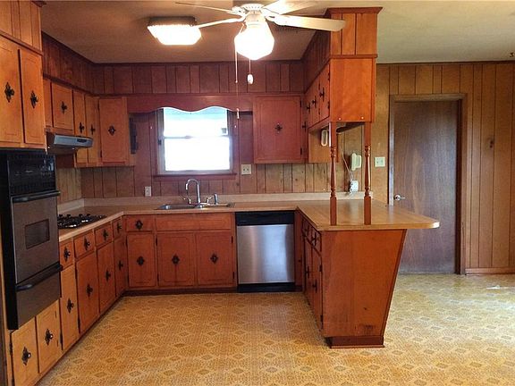 2nd image of 109 Cottonwood Dr