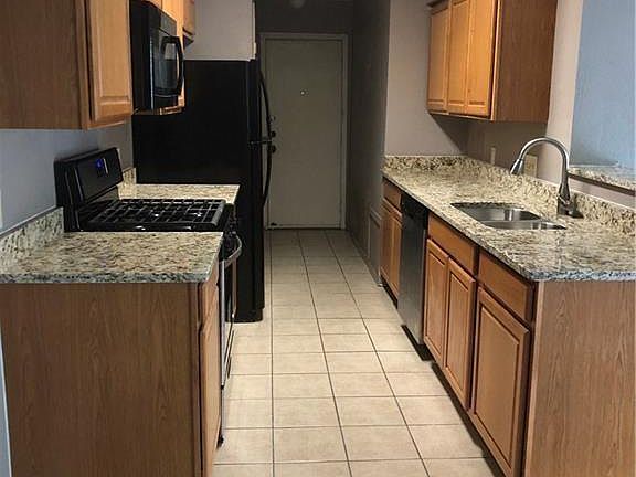 4th image of 603 Country Aire Dr #B