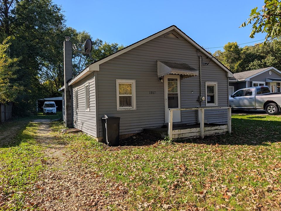1st image of 1807 Poplar St