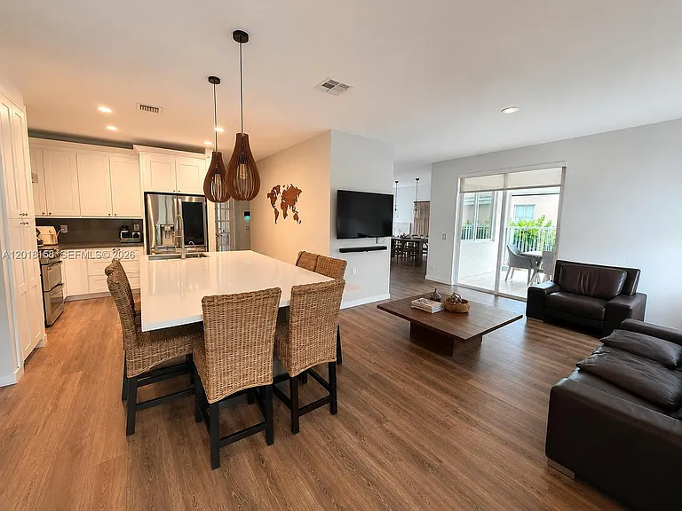 709 Bald Cypress Rd — Photo 3