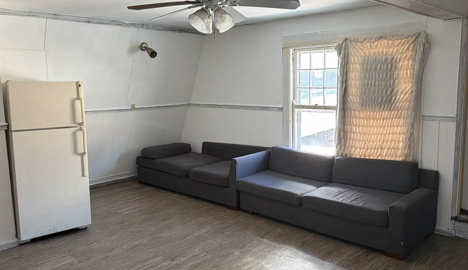 4 bed, 1200 sqft, $3,996 — Photo 3