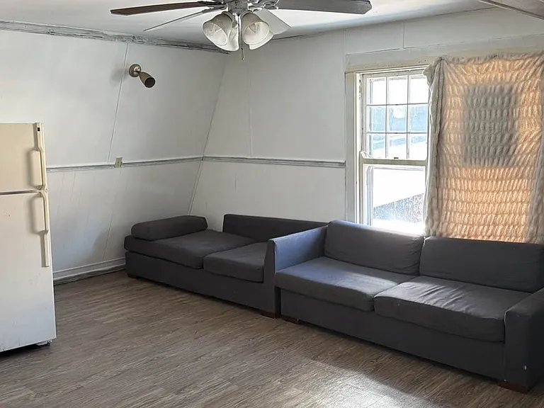 438 N Frances St #5 — Photo 3