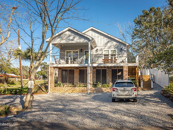 2nd image of 736 Signal St