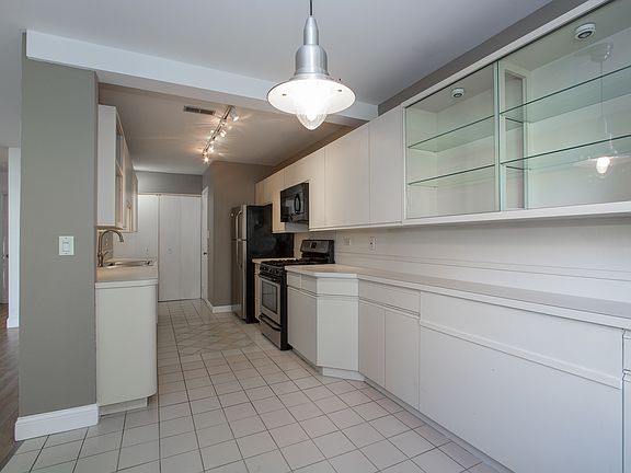 5th image of 2024 Sudbury Dr