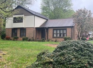 1105 Bearhollow Rd, Greensboro, NC 27410
