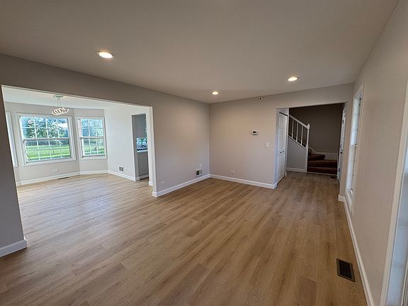 2nd image of 1194 Knollwood Dr