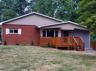 1214 E Dogwood Ln, Sevierville, TN 37862