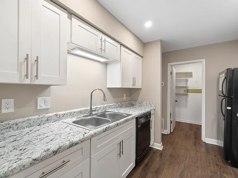 4245 Brookside Dr — Photo 12