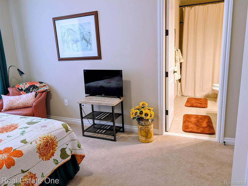 16988 Forest Edge, photo 17