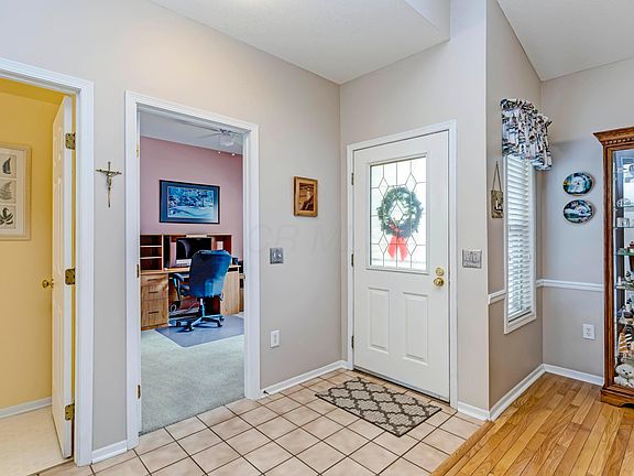 4th image of 332 Wyndham Park S