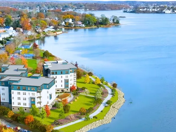 16 Franklin St #2401, Salem, MA 01970