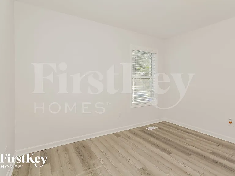 1213 Carolyn Ave — Photo 13