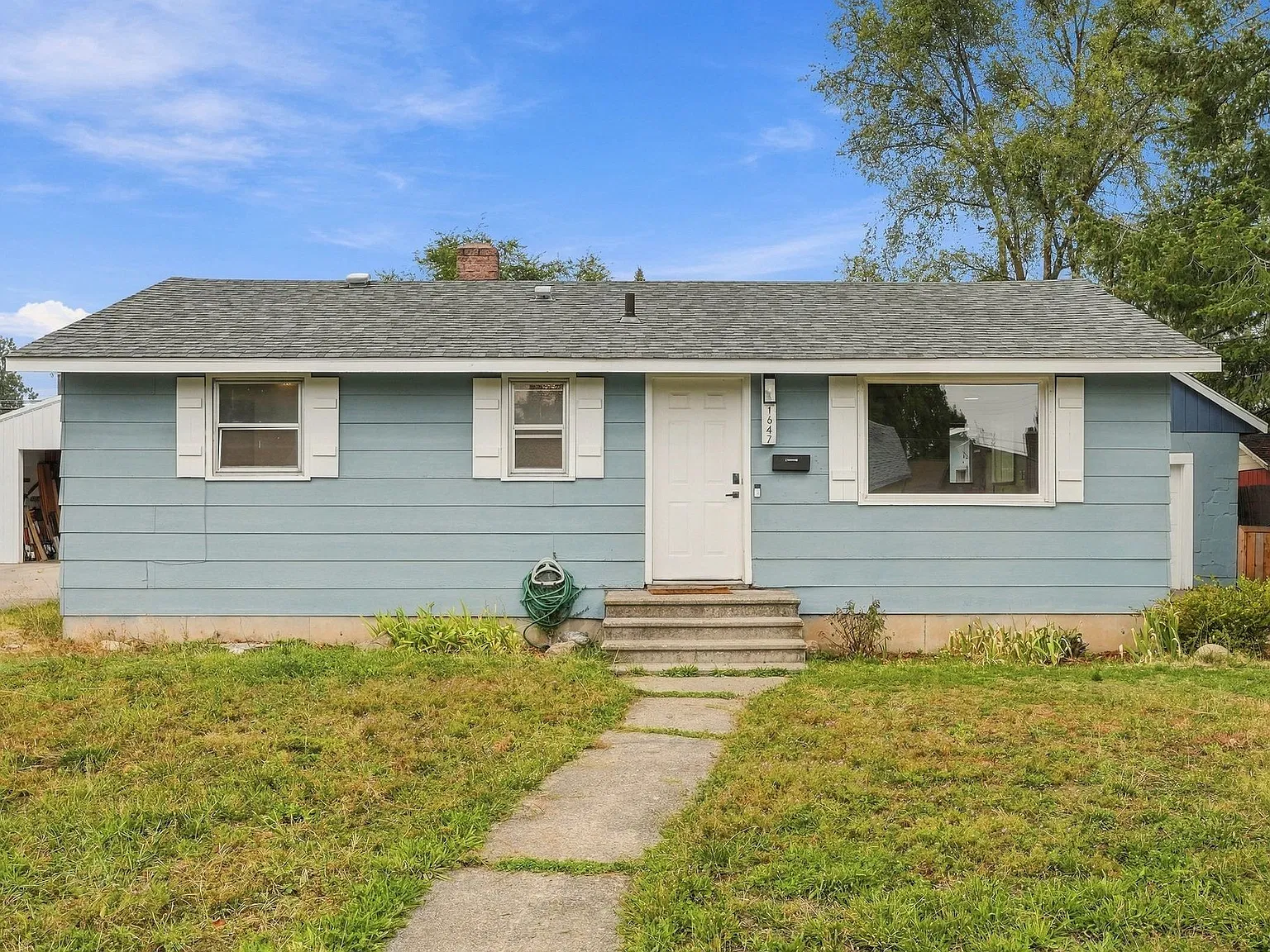 3 bed, 1728 sqft, $2,300 — Photo 2